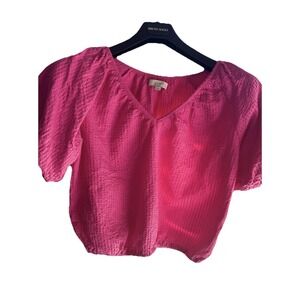 Loft M Pink Crinkle Seersucker Top Bubble Short Sleeve V Neck Cropped Hot Pink